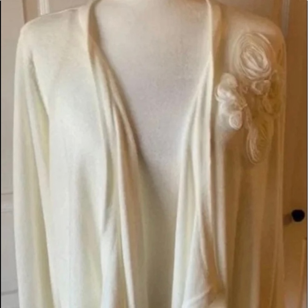 Cardigan sweater womans size large Mercer street studio super nice new condition